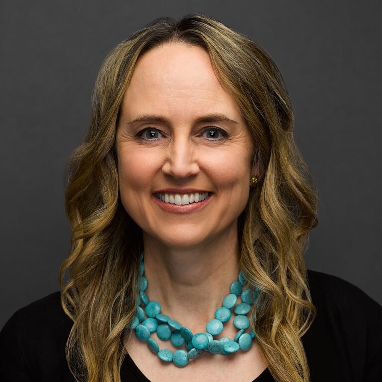 Headshot of Elisabeth Carpenter