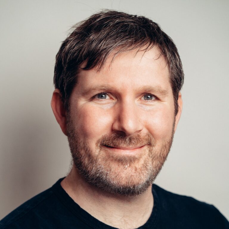 Headshot of Eli Praiser