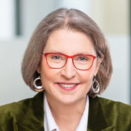 Headshot of Lisa Plaggemier