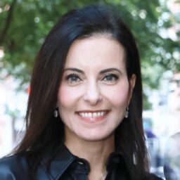 Headshot Dina Powell McCormick