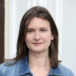 Headshot of Danielle Holly