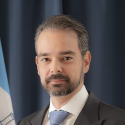 Headshot of Valdecy Urquiza